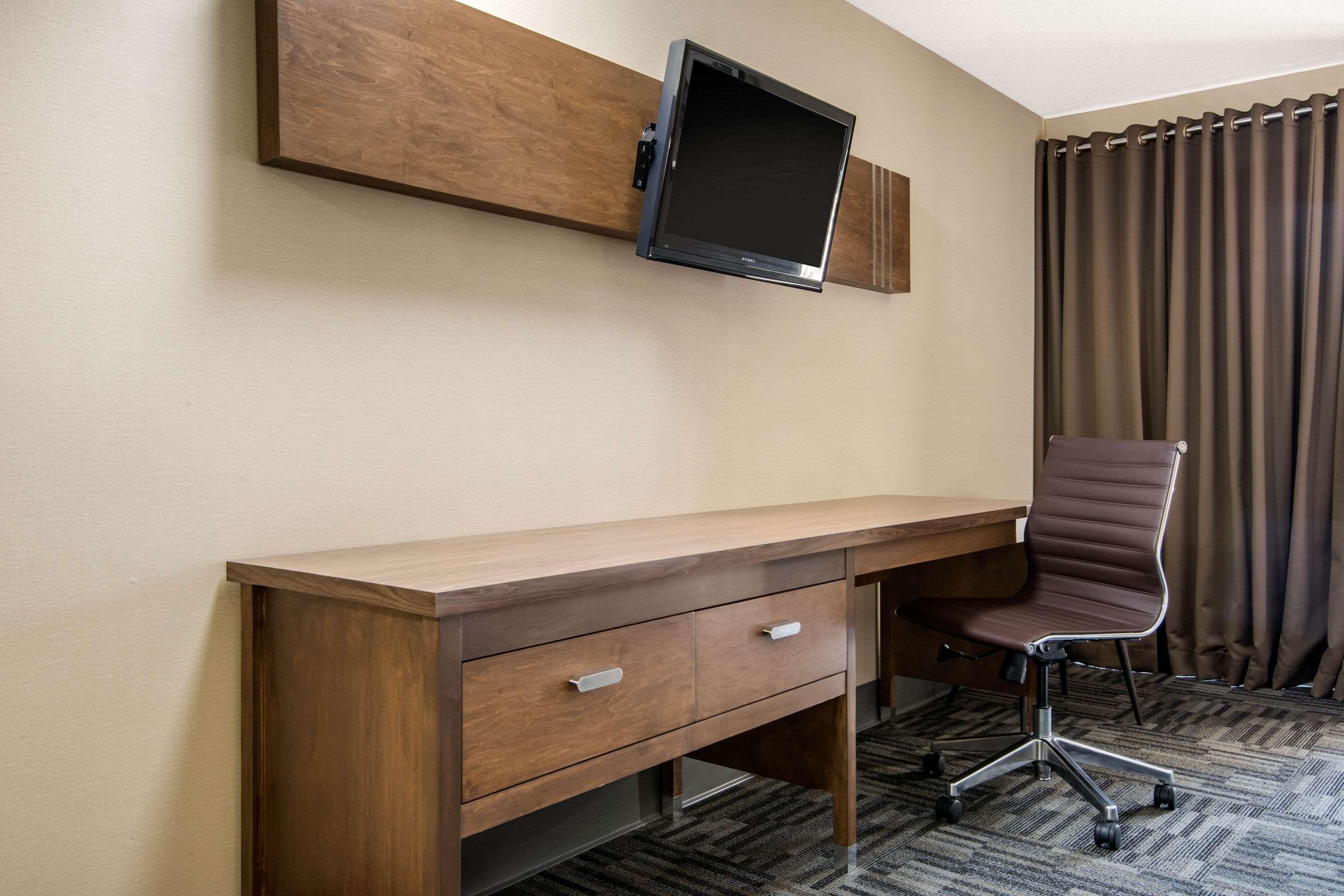 Quality Inn & Conference Centre Orillia Εξωτερικό φωτογραφία