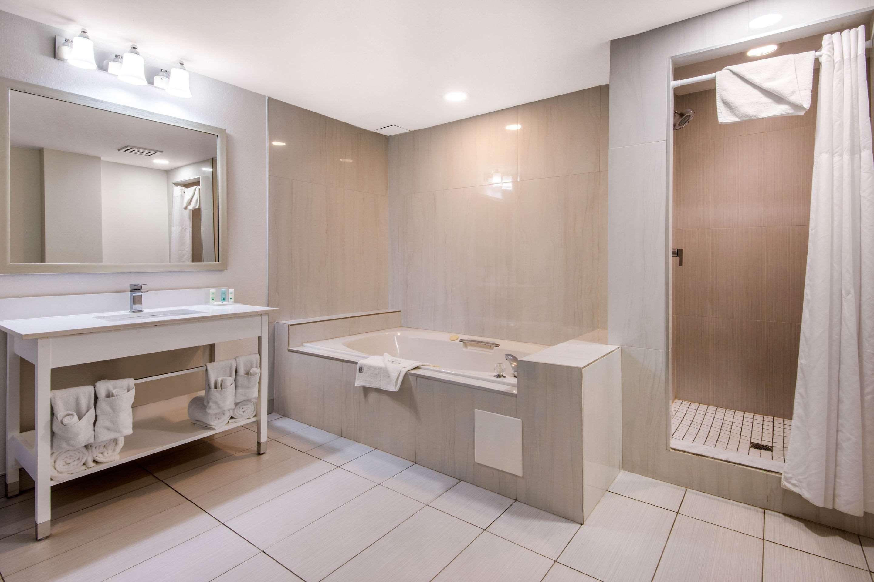 Quality Inn & Conference Centre Orillia Εξωτερικό φωτογραφία