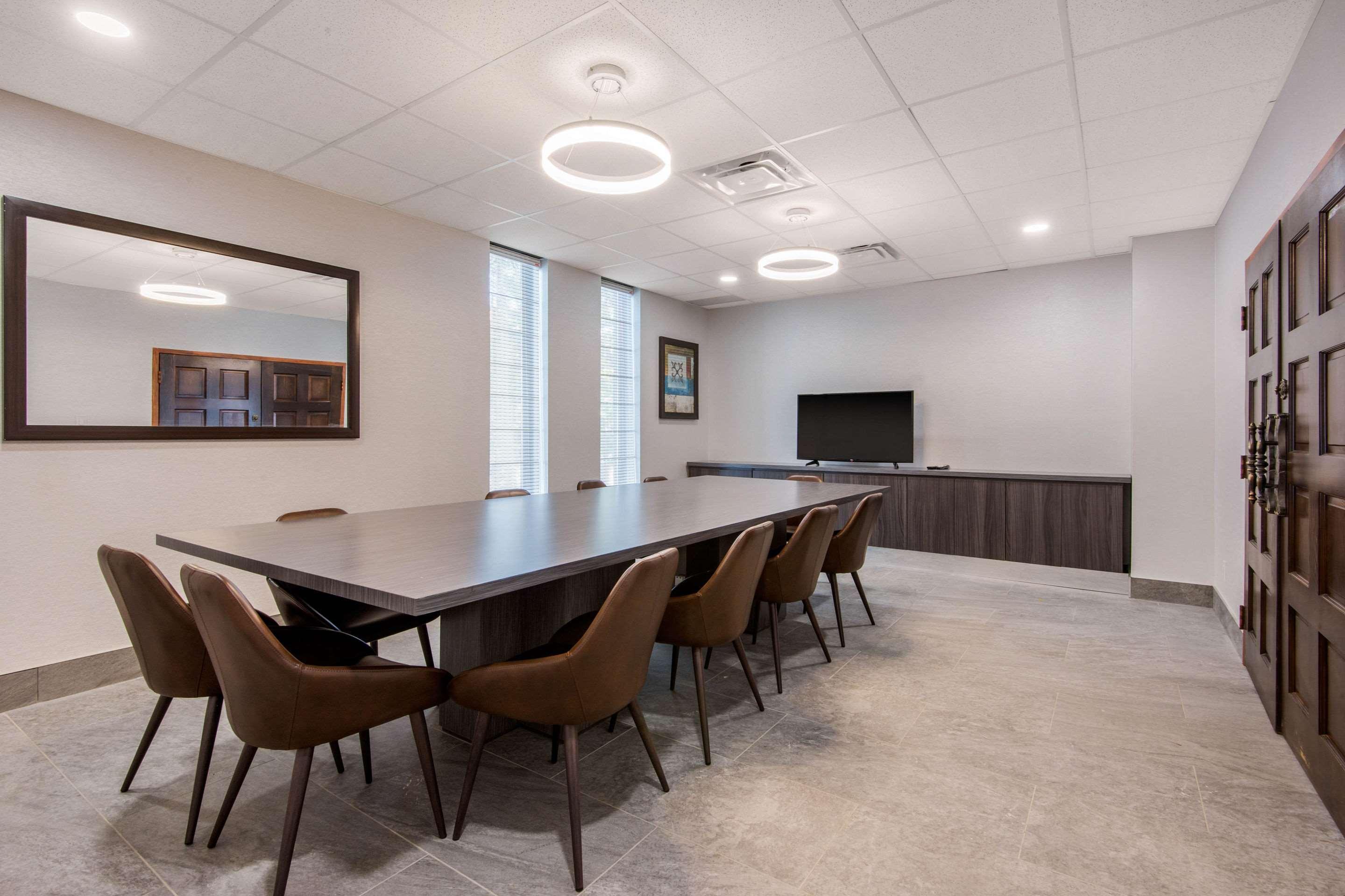 Quality Inn & Conference Centre Orillia Εξωτερικό φωτογραφία