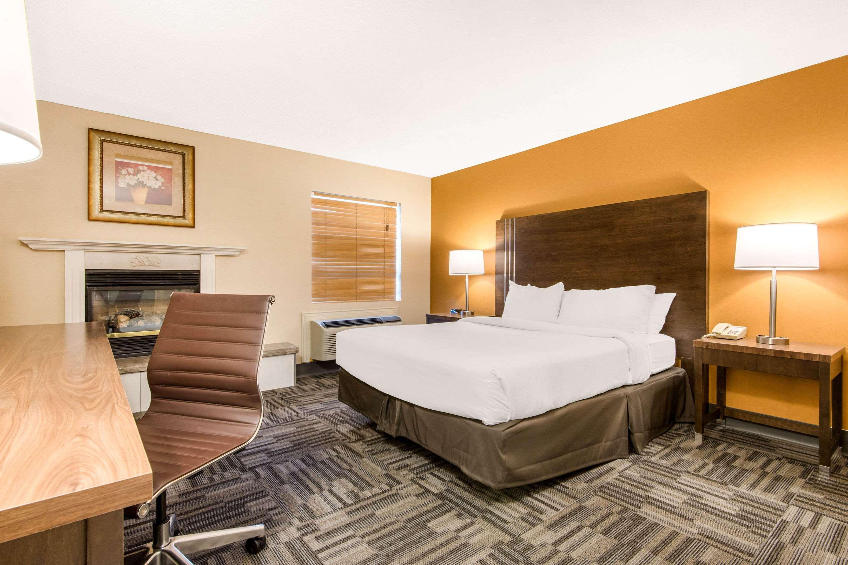 Quality Inn & Conference Centre Orillia Εξωτερικό φωτογραφία