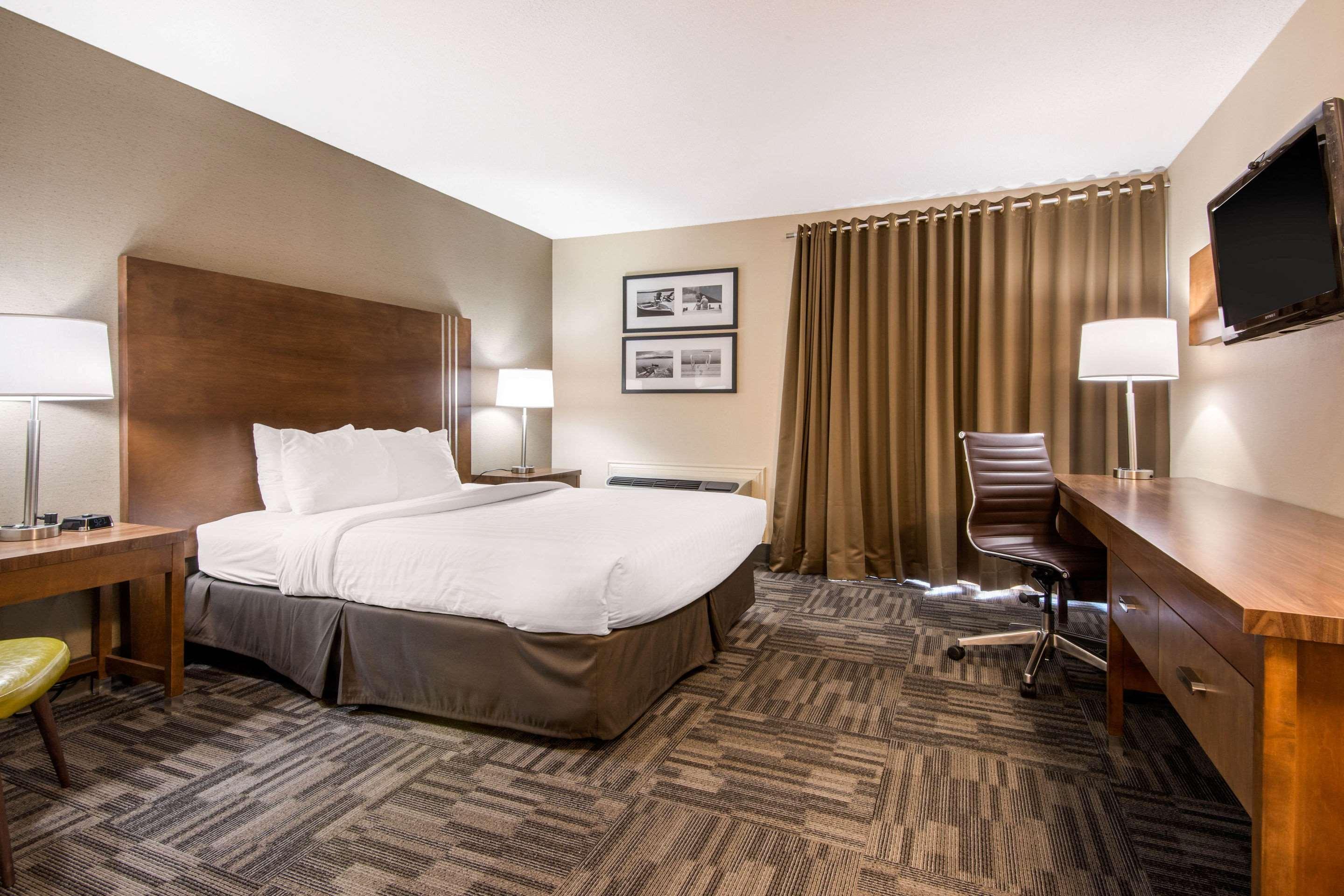 Quality Inn & Conference Centre Orillia Εξωτερικό φωτογραφία