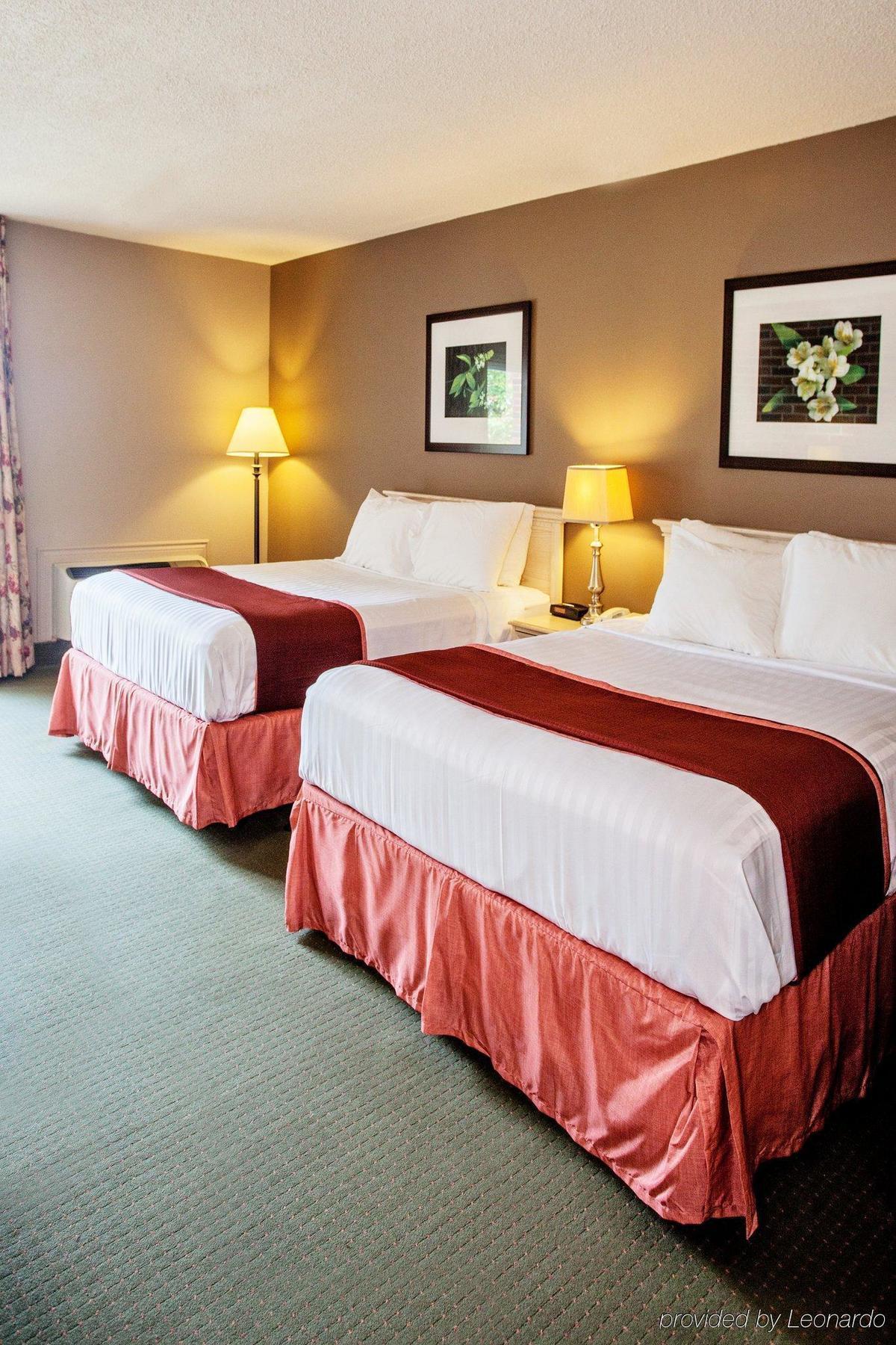 Quality Inn & Conference Centre Orillia Εξωτερικό φωτογραφία